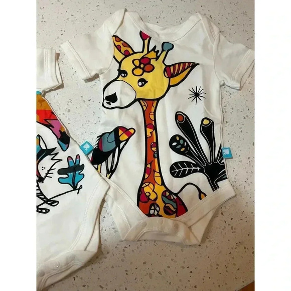 raising ace  bundle 2 artysy onesies giraffe fox size 3-6 months NWOT - Picture 1 of 4
